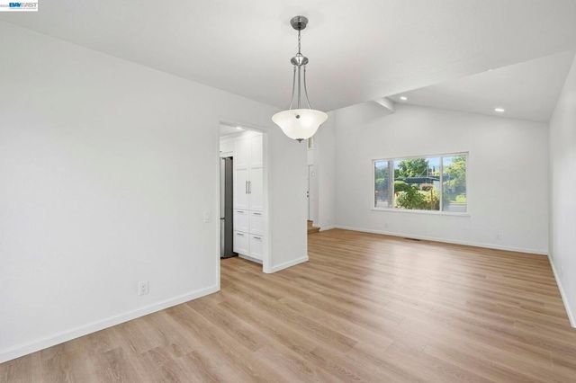 861 Saint John Cir, Concord, CA 94518