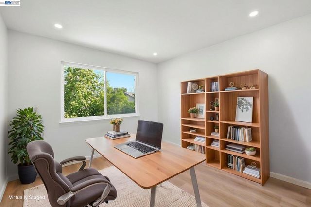 861 Saint John Cir, Concord, CA 94518