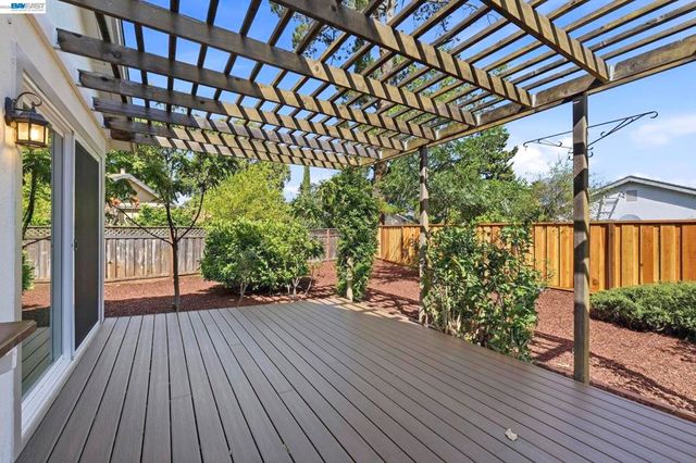 861 Saint John Cir, Concord, CA 94518