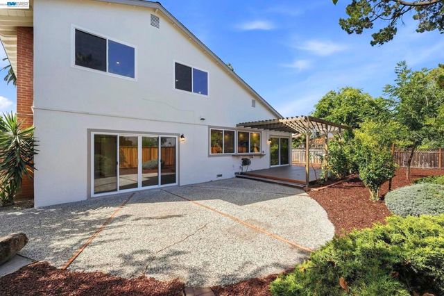 861 Saint John Cir, Concord, CA 94518
