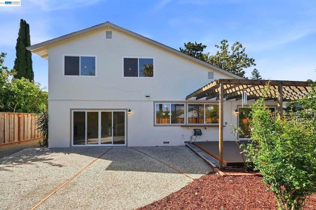 861 Saint John Cir, Concord, CA 94518