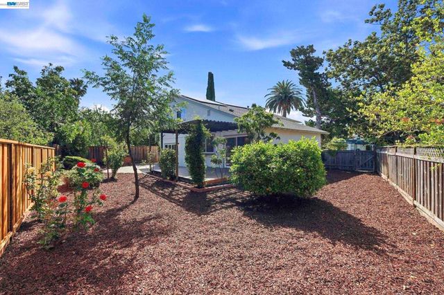 861 Saint John Cir, Concord, CA 94518