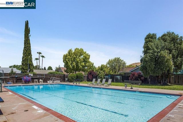861 Saint John Cir, Concord, CA 94518