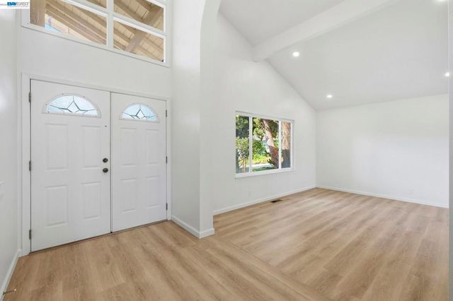 861 Saint John Cir, Concord, CA 94518