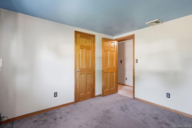 14 Valewood Drive, New Windsor, NY 12553