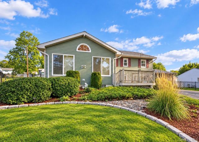 14 Valewood Drive, New Windsor, NY 12553