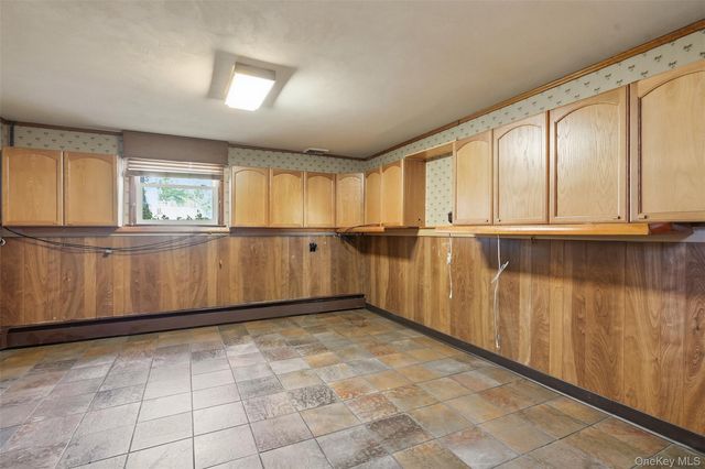 14 Valewood Drive, New Windsor, NY 12553