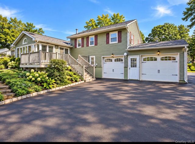 14 Valewood Drive, New Windsor, NY 12553