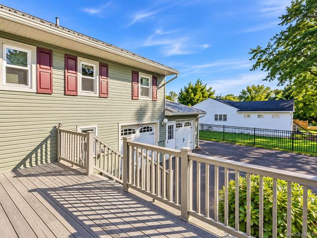 14 Valewood Drive, New Windsor, NY 12553