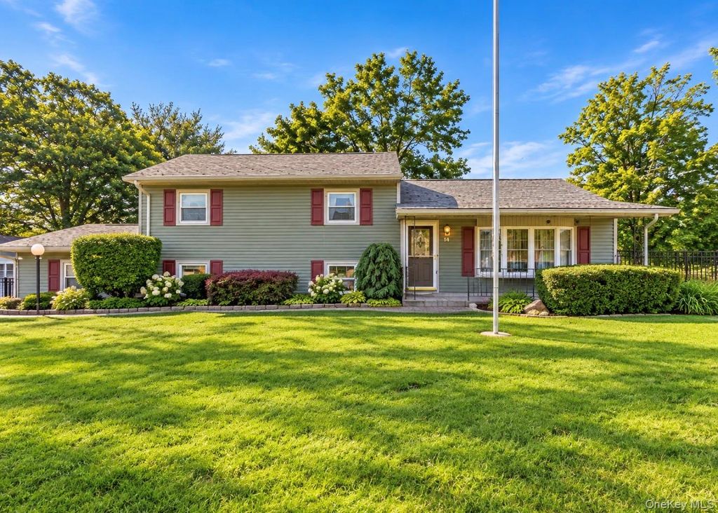 14 Valewood Drive, New Windsor, NY 12553 — exterior