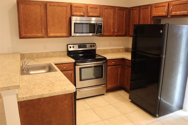 311 W CENTRAL AVENUE, Bushnell, FL 33513