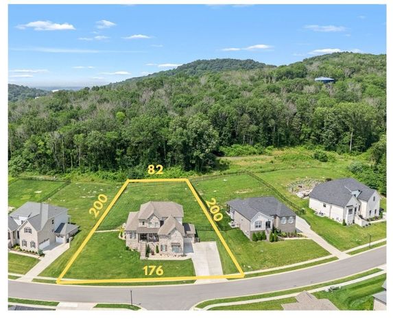 7076 Big Oak Ln, Nolensville, TN 37135