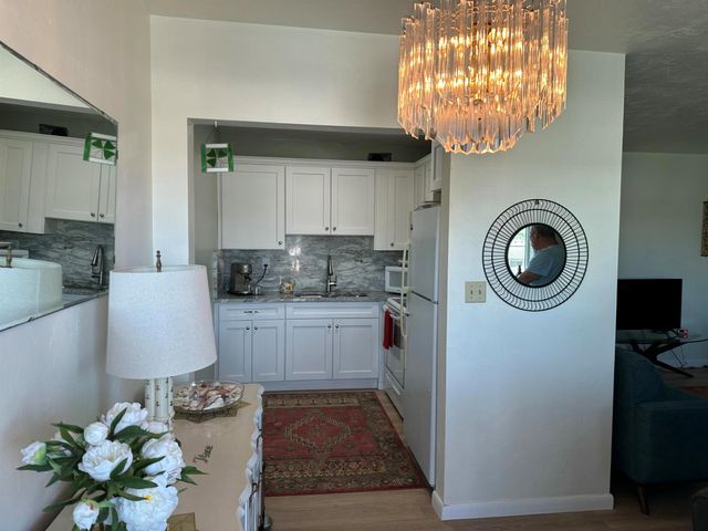 2381 Sunset Avenue 216, Lake Worth Beach, FL 33461