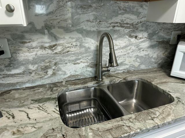 2381 Sunset Avenue 216, Lake Worth Beach, FL 33461