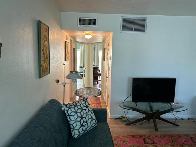 2381 Sunset Avenue 216, Lake Worth Beach, FL 33461