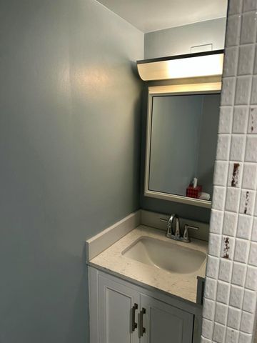 2381 Sunset Avenue 216, Lake Worth Beach, FL 33461