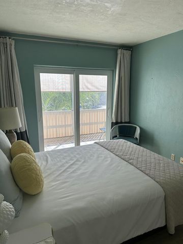 2381 Sunset Avenue 216, Lake Worth Beach, FL 33461