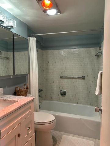 2381 Sunset Avenue 216, Lake Worth Beach, FL 33461