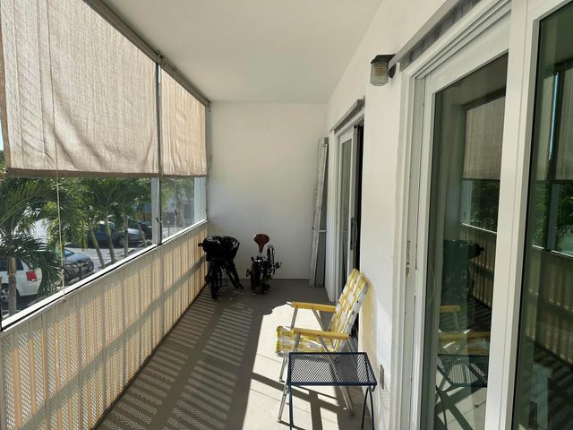 2381 Sunset Avenue 216, Lake Worth Beach, FL 33461