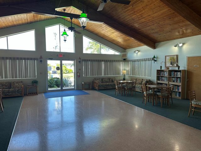 2381 Sunset Avenue 216, Lake Worth Beach, FL 33461