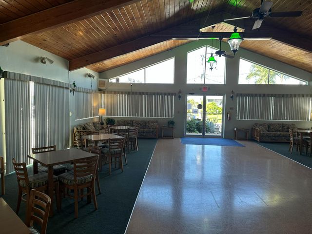 2381 Sunset Avenue 216, Lake Worth Beach, FL 33461