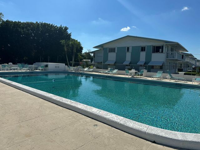 2381 Sunset Avenue 216, Lake Worth Beach, FL 33461