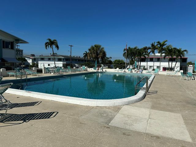 2381 Sunset Avenue 216, Lake Worth Beach, FL 33461