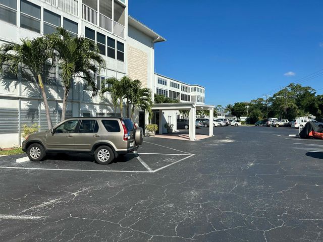 2381 Sunset Avenue 216, Lake Worth Beach, FL 33461