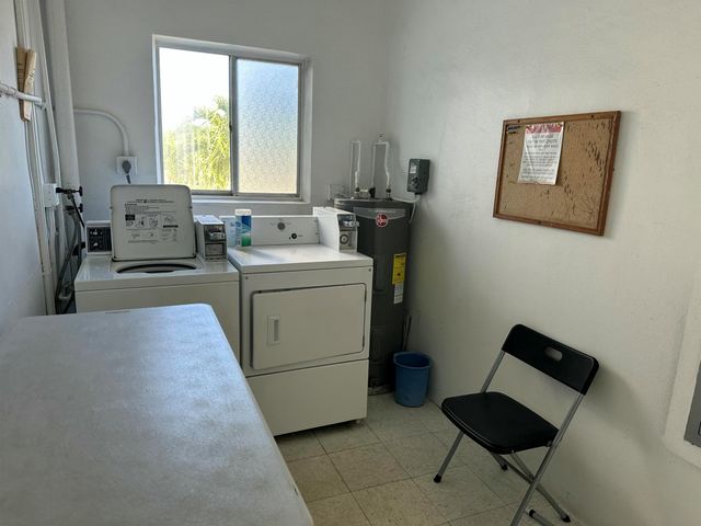 2381 Sunset Avenue 216, Lake Worth Beach, FL 33461