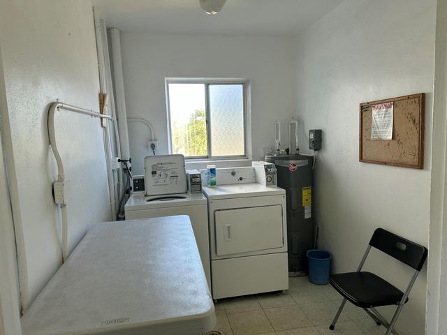 2381 Sunset Avenue 216, Lake Worth Beach, FL 33461