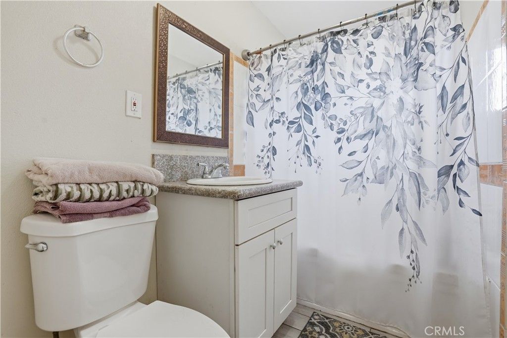 Image 10 of property listing at 1520 S San Dimas, Bloomington, CA 92316