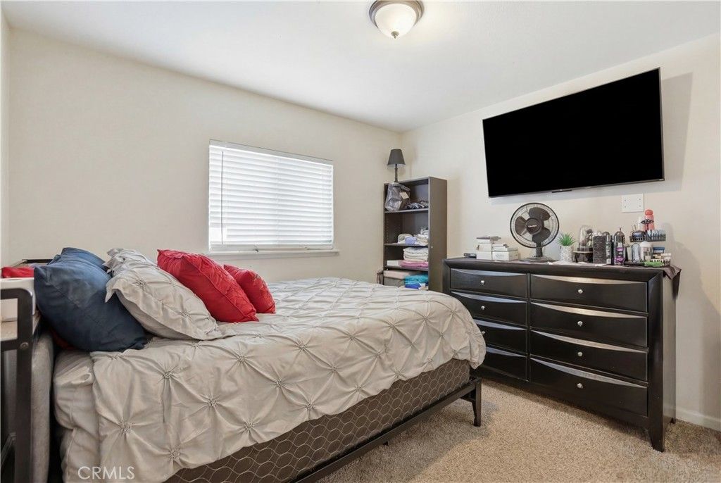 Image 11 of property listing at 1520 S San Dimas, Bloomington, CA 92316