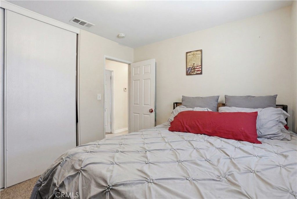 Image 12 of property listing at 1520 S San Dimas, Bloomington, CA 92316