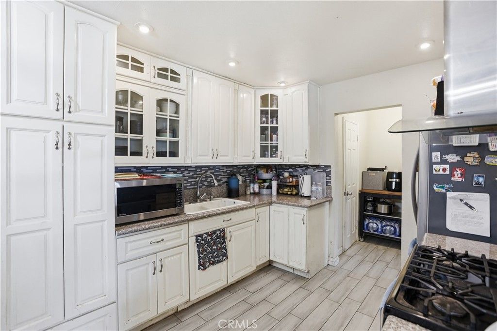 Image 7 of property listing at 1520 S San Dimas, Bloomington, CA 92316