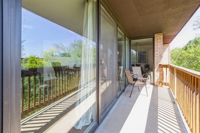 5600 Hillcrest Lane 130-3K, Lisle, IL 60532