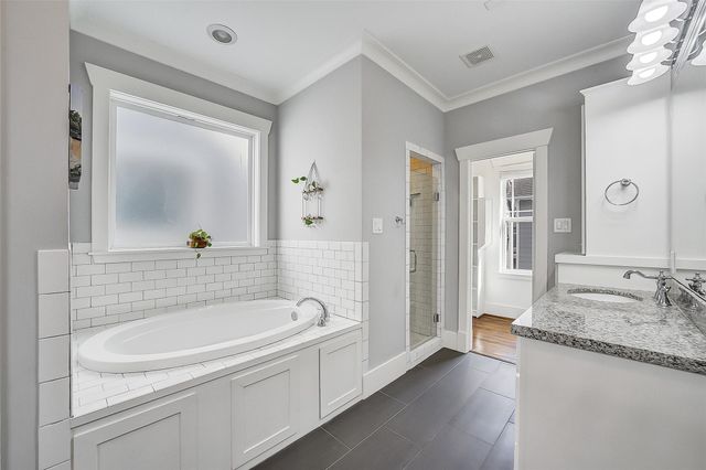 1224 W 17th Street C, Houston, TX 77008