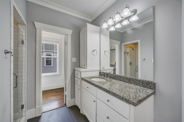 1224 W 17th Street C, Houston, TX 77008
