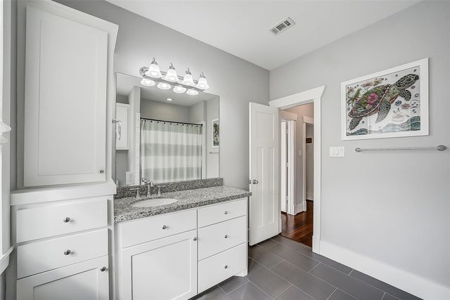 1224 W 17th Street C, Houston, TX 77008