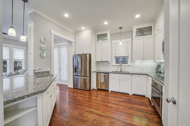 1224 W 17th Street C, Houston, TX 77008