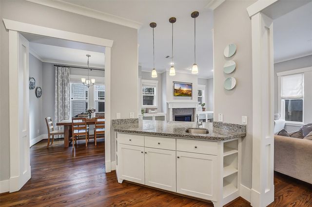 1224 W 17th Street C, Houston, TX 77008