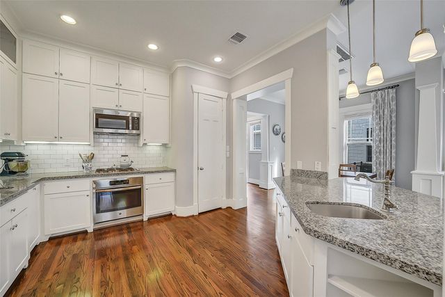 1224 W 17th Street C, Houston, TX 77008