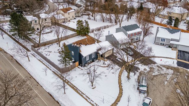 1359 Madison Court, St. Charles, IL 60174