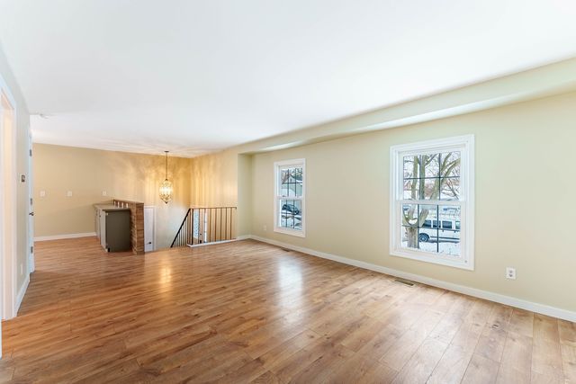 1359 Madison Court, St. Charles, IL 60174