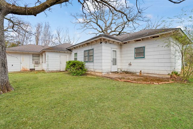 149 30th Street NW, Paris, TX 75460