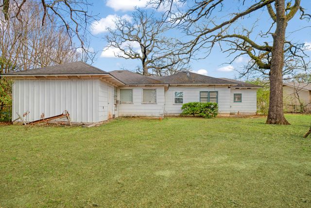 149 30th Street NW, Paris, TX 75460