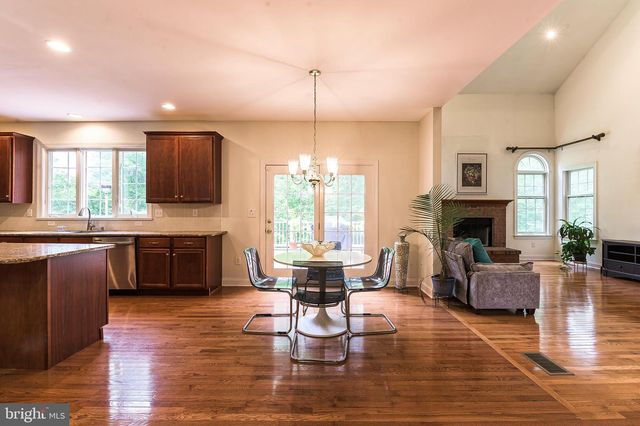 255 RISING MEADOW WAY, East Stroudsburg, PA 18302