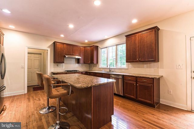 255 RISING MEADOW WAY, East Stroudsburg, PA 18302