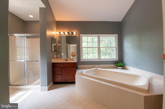 255 RISING MEADOW WAY, East Stroudsburg, PA 18302