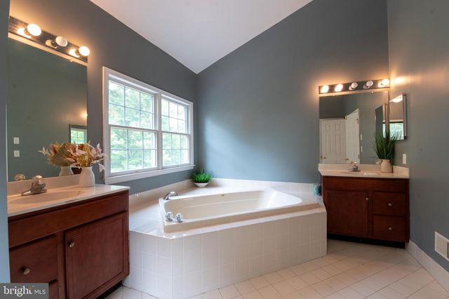 255 RISING MEADOW WAY, East Stroudsburg, PA 18302