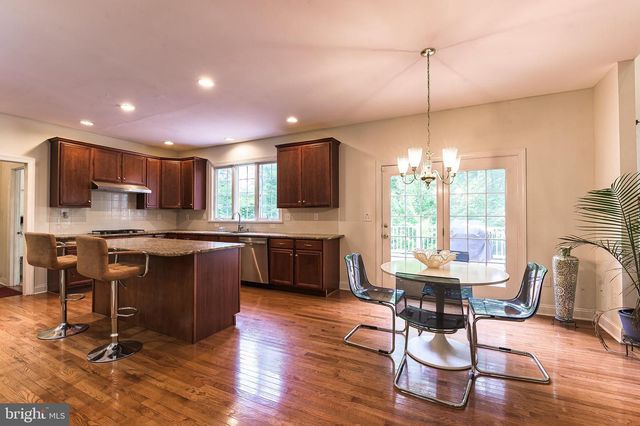 255 RISING MEADOW WAY, East Stroudsburg, PA 18302